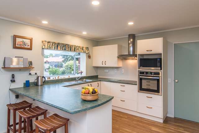 59 Queens Road Waikanae Beach_2