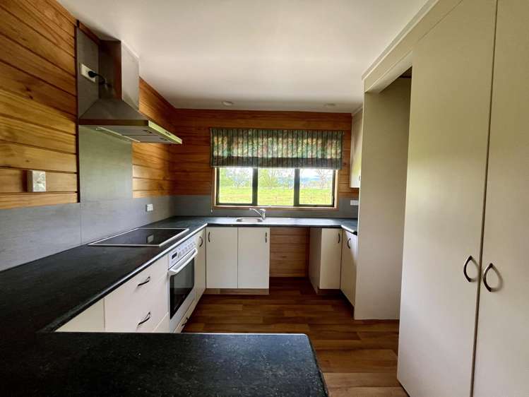 16 Factory Road Waimana_10