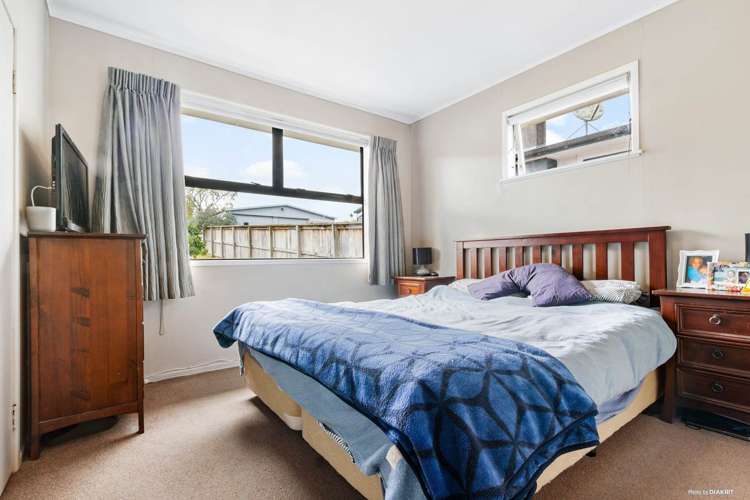 6 Coburg Street Henderson_9