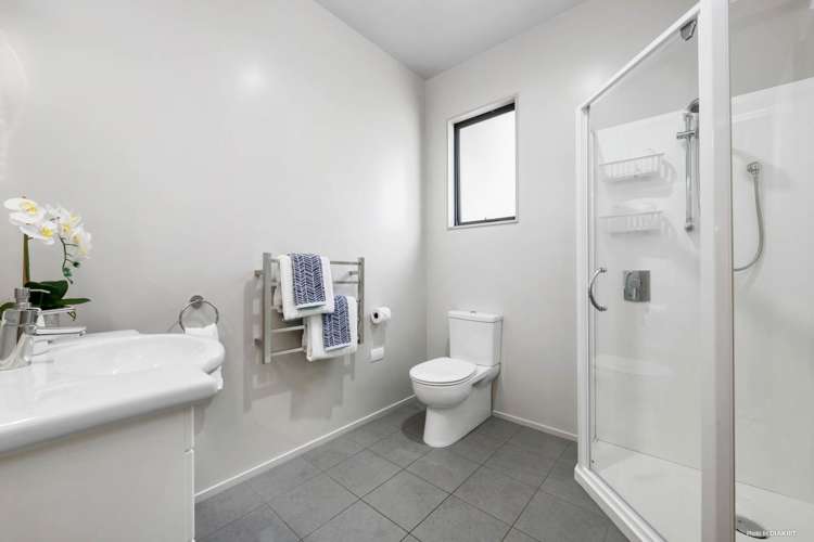 34 Columbia Crescent Beachlands_16