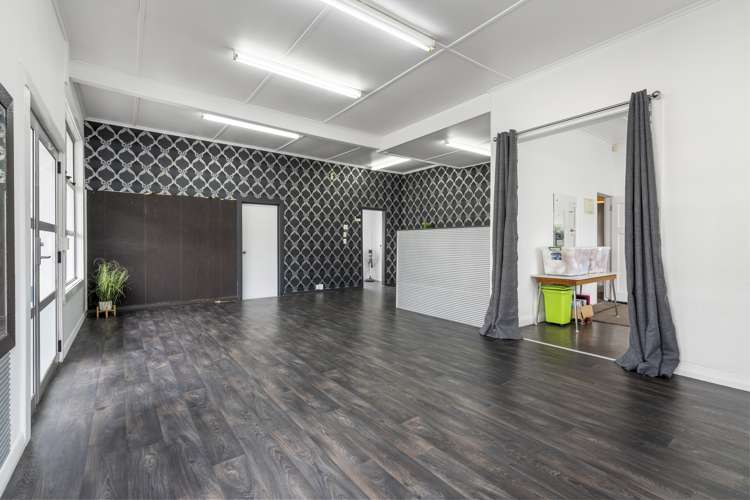 195 College Street West End_12