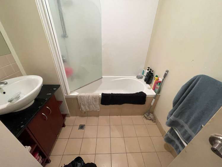 2i/17 Crown Lynn Place New Lynn_5