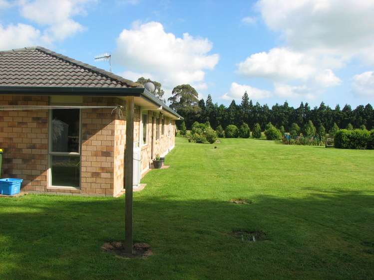 176 Young Road Paengaroa_5