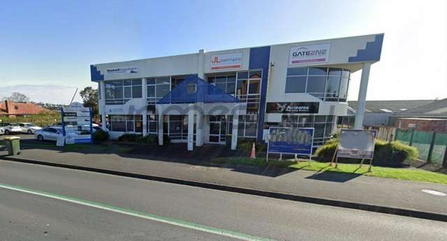 High Profile Office 270m2 & 8 Car Parks