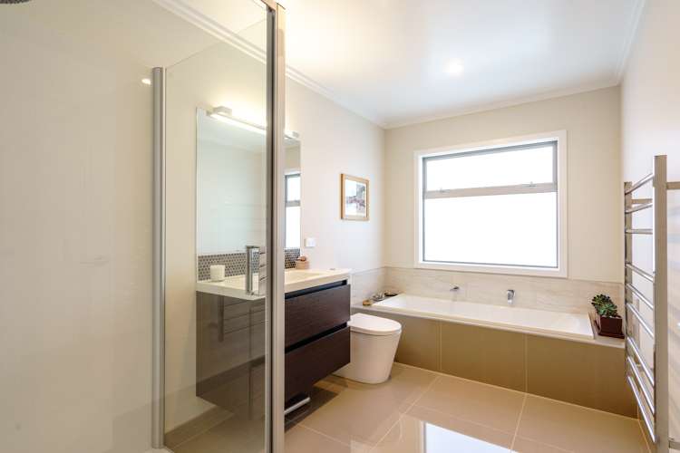 9 Drovers Way Frimley_12