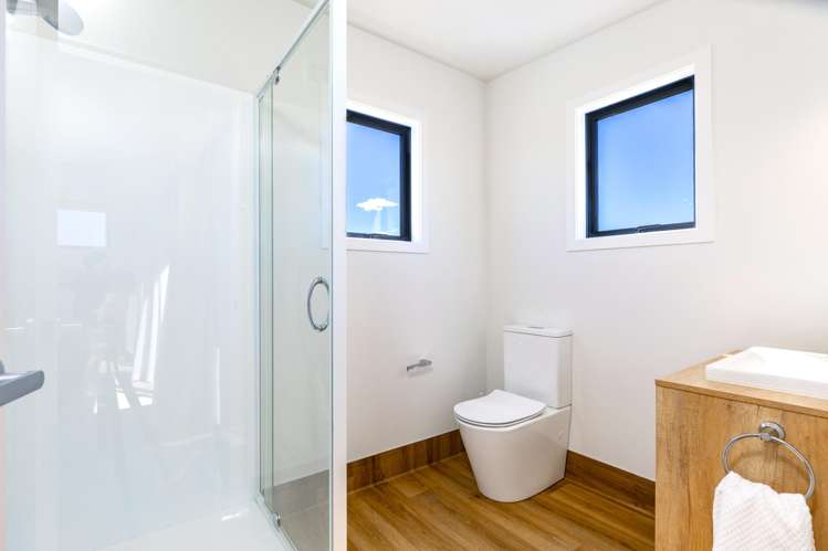 17 Pine Hill Rise Fairhall_16