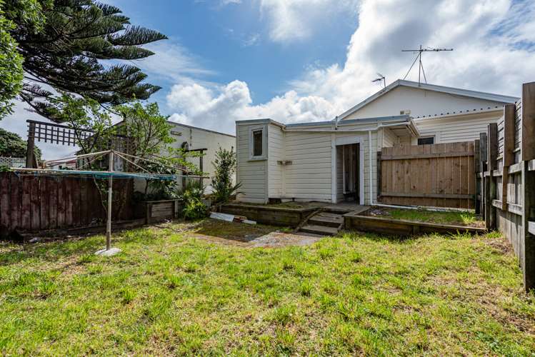 218 Coutts Street Rongotai_16
