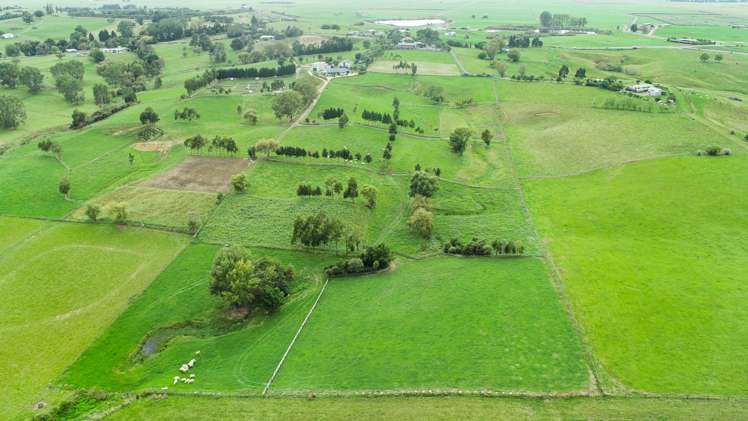 800 Tuhikaramea Road Ngahinapouri_1