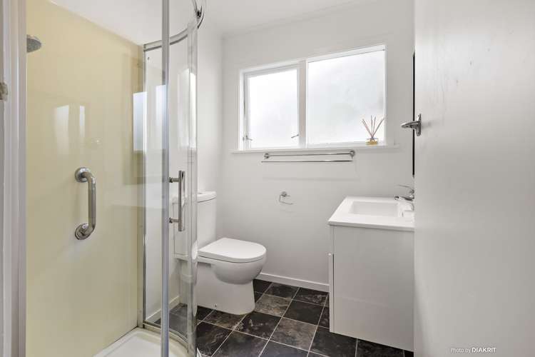 7/139 Queens Drive Lyall Bay_8