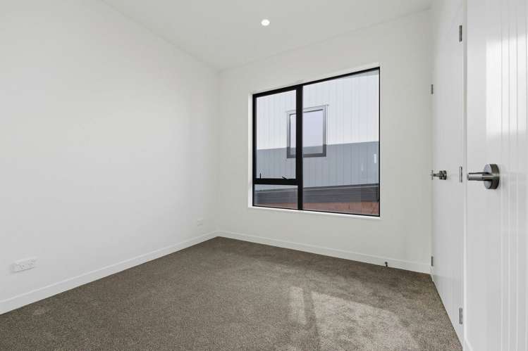 17 & 23 Wira Lane Silverdale_13