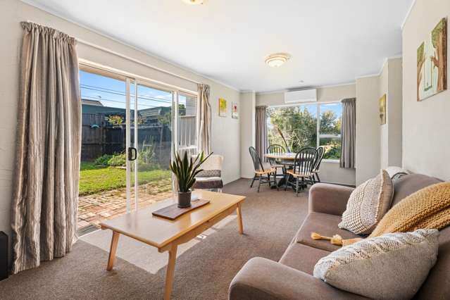 Gateway to Waiatarua Reserve & Remuera Lifestyle