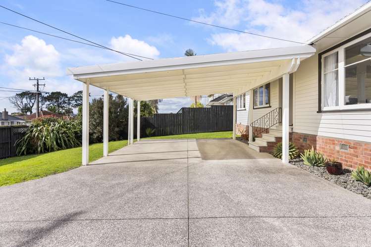 13 Ayrton Street Te Atatu South_2