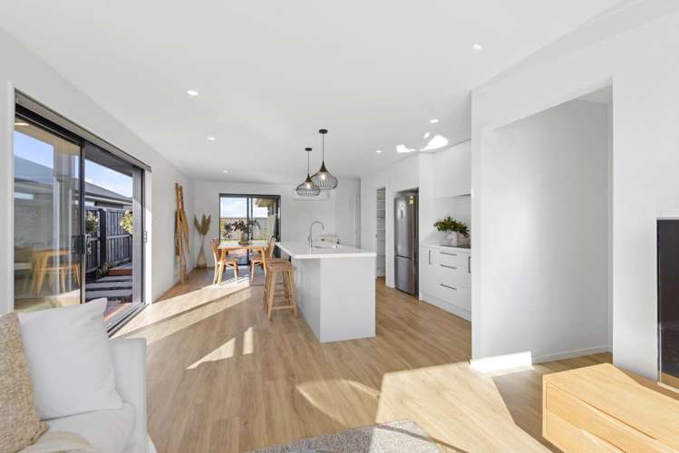 42 Finstock Way 11103_4