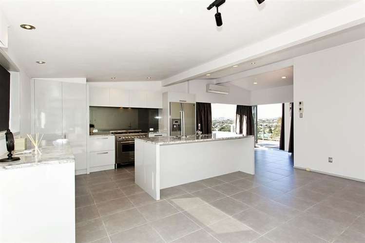 63 Seaview Road Castor Bay_24