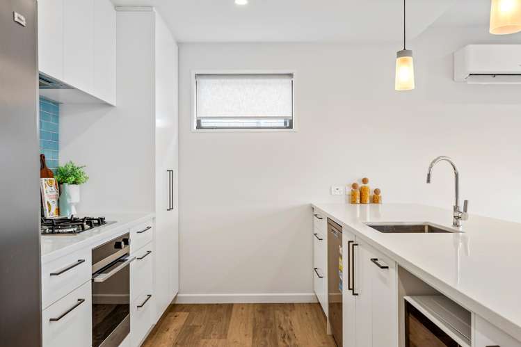 2 Lussa Close Yaldhurst_5