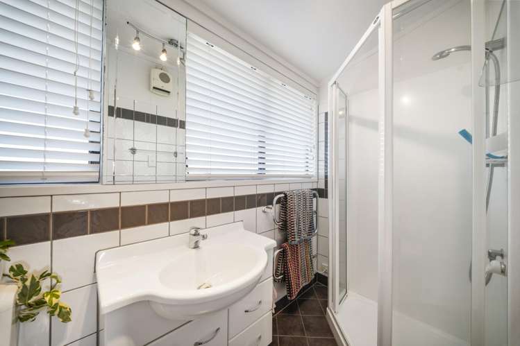 12 George Laurenson Lane Mount Roskill_17