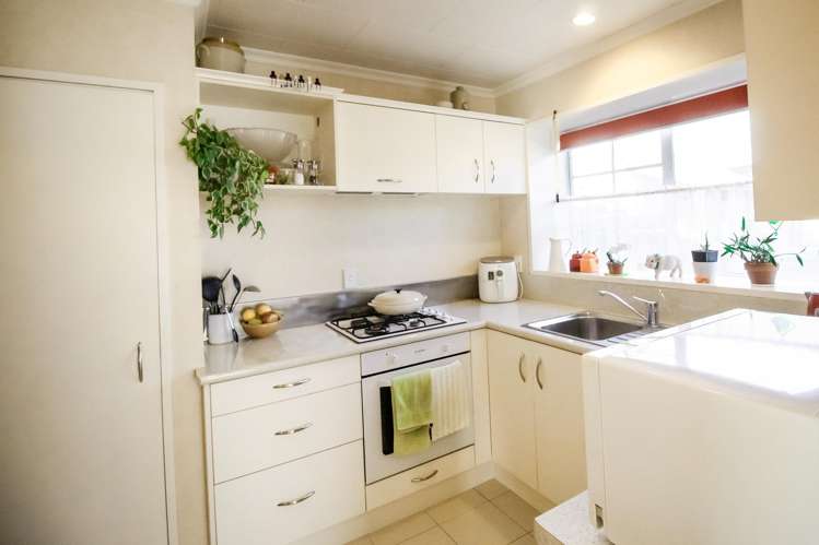 1a Huata Place West End_2