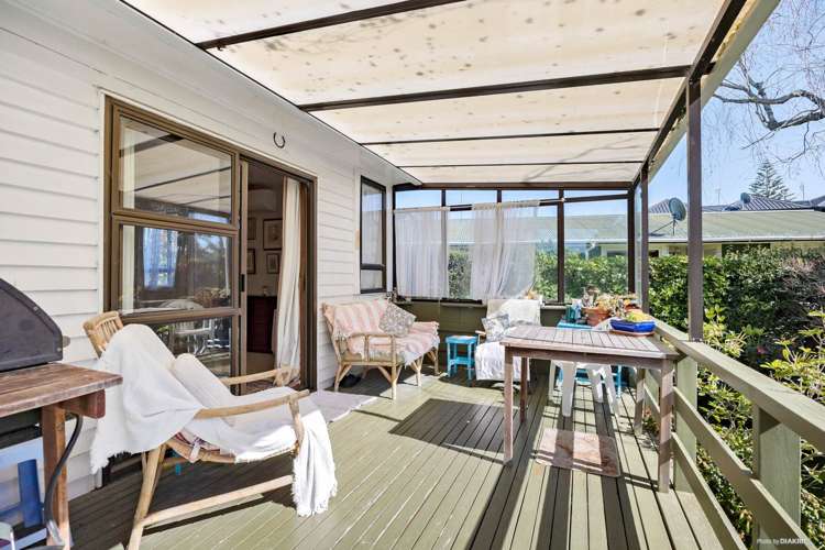 16 Enderby Drive Te Atatu Peninsula_8