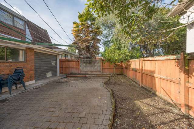 2/3 Exeter Street Stoke_1