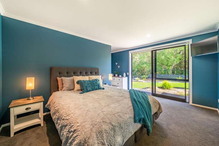 355 Grays Road Pāuatahanui_9