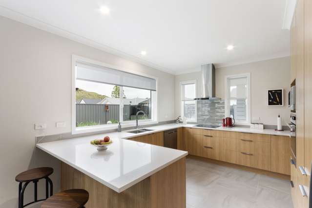 16 West Place Greenmeadows_3