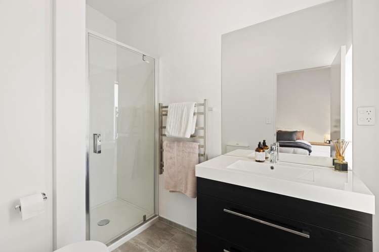 10/50 Friend Street Karori_8