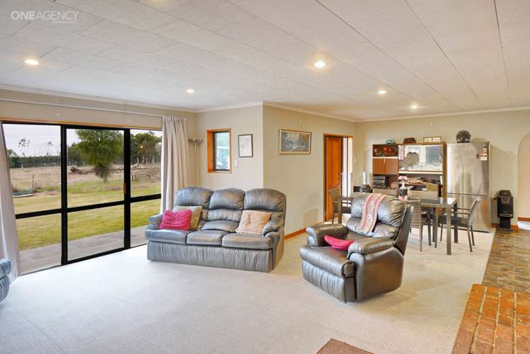 2555 South Eyre Road West Eyreton_5