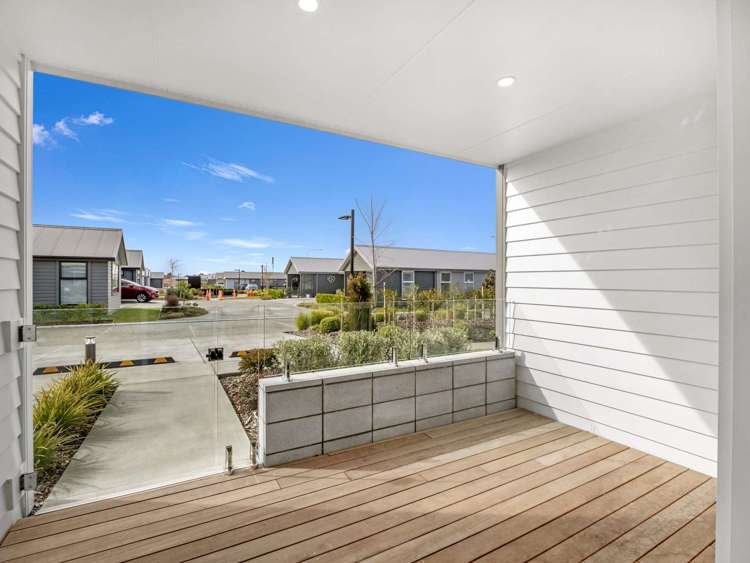 110E/30 Bob Robertson Drive Woodend_2