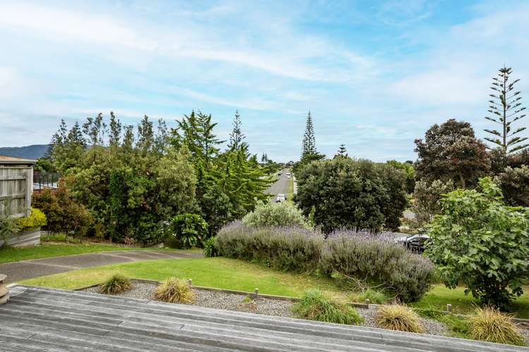 42 Queens Road Waikanae Beach_10