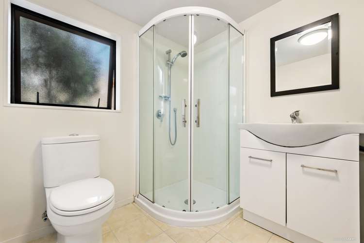 79 Bradbury Road Botany Downs_16