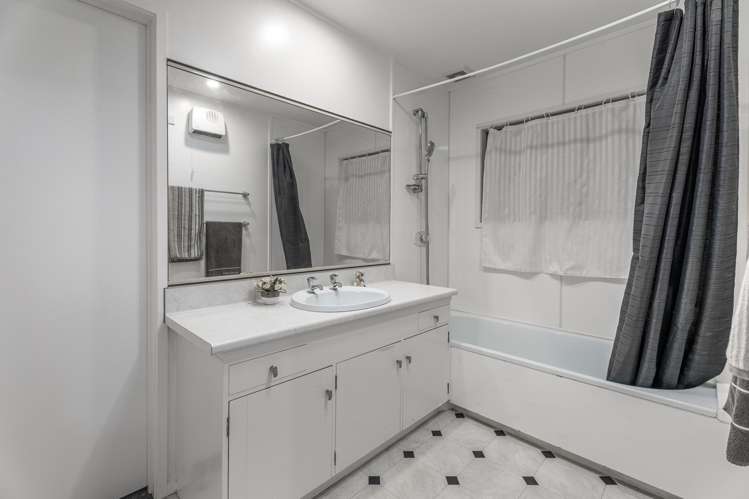 253 Whitford Road Whitford_16