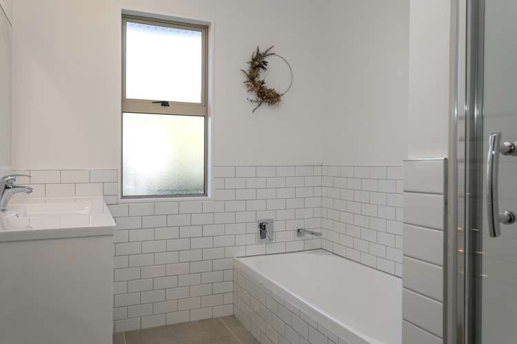 54 Arrowsmith Avenue Waipahihi_12