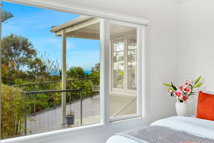 1 Huia Road Titirangi_13