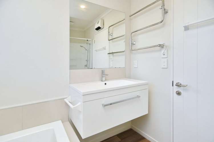 2/62 Vivian Street Burwood_13