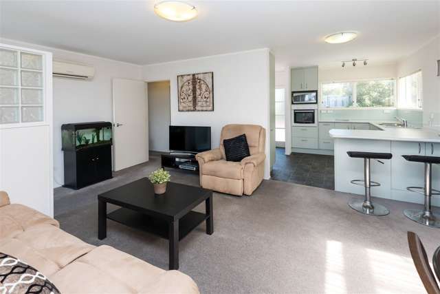 2/11 Golders Place Howick_4