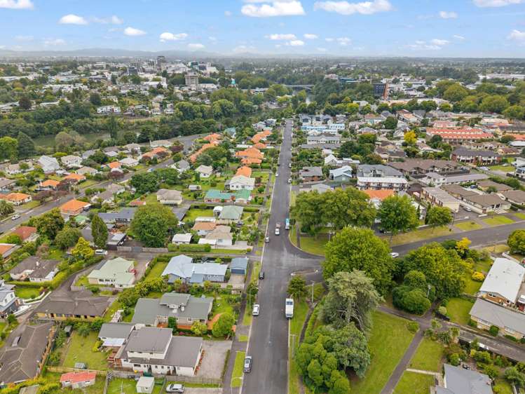 77 Macfarlane Street Hamilton East_2