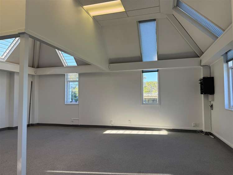First Floor. Unit H, 31 Railway Avenue Alicetown_7