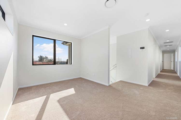 16 Tullymore Drive Flat Bush_15