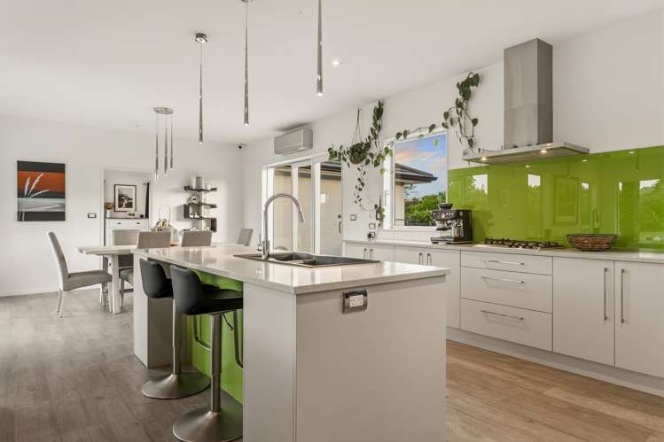 1 Ngaire Close Wainui_7