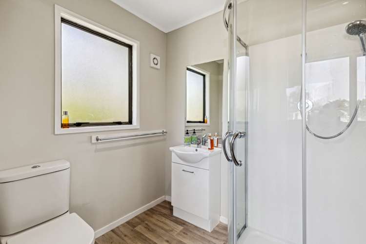 17 Jenanne Place Totara Vale_16