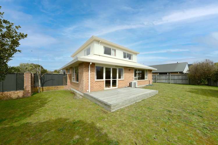 1 Travis Country Drive Burwood_18