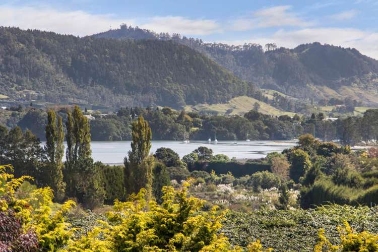 217 Ongare Point Road Katikati_1