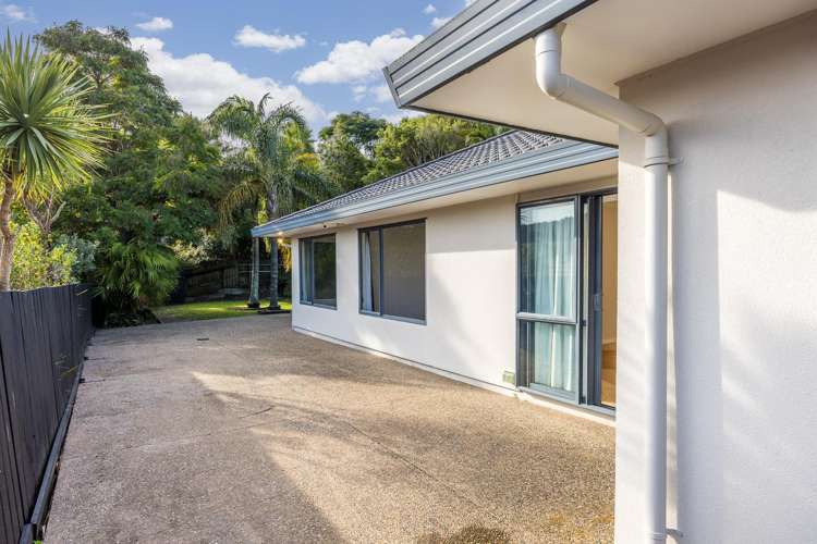 139 Roberta Crescent Orewa_22