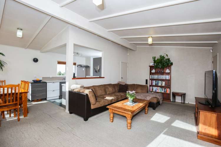 182 Golf Road Titirangi_9