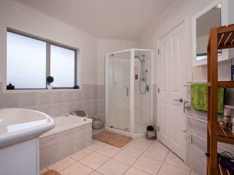 25 Montrose Place Highlands Park_17