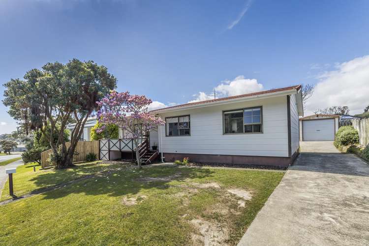 94 Omapere Street Whitby_18