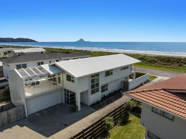 A beachfront home that is just right, in Ohope!