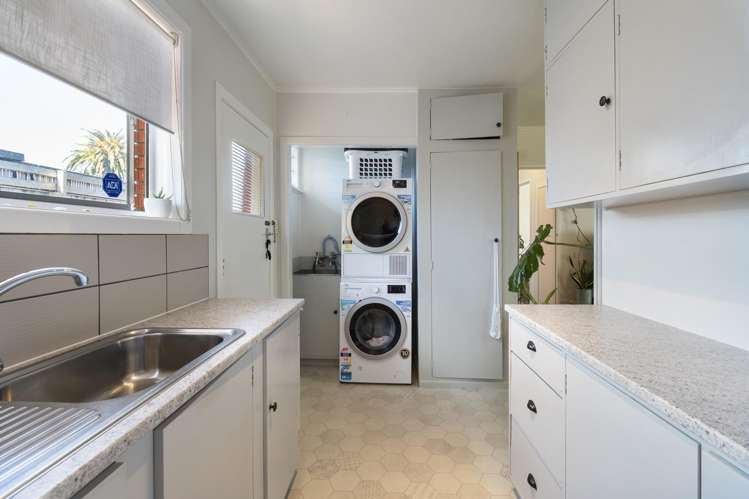 2/112 Roy Street Palmerston North_6