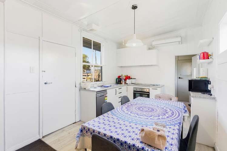 49 Douglas Street_5
