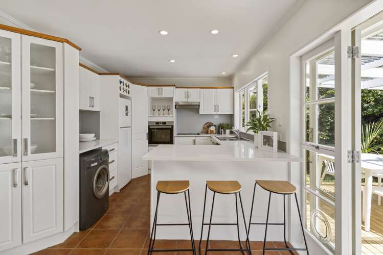 667 Huia Road Parau_14